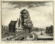 135612 Gezicht vanaf het Zandpad langs de Vecht bij Breukelen op de zij- en voorgevel van het huis Oudaen.
